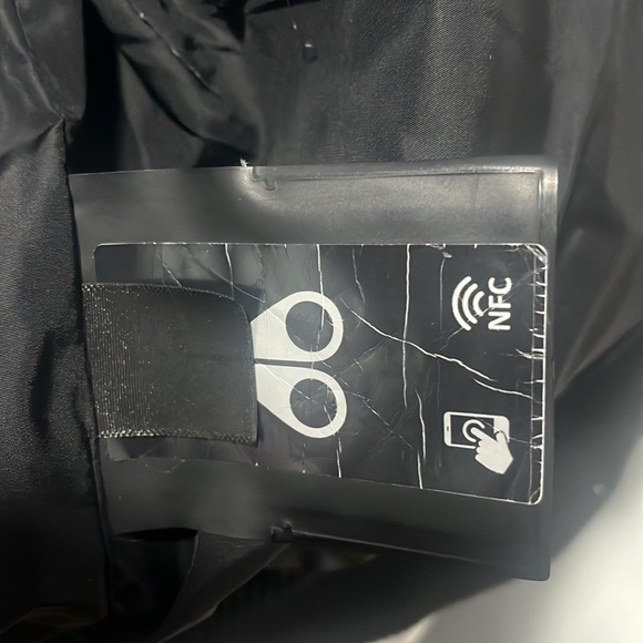 All black moose knuckles great condition upset for the red tag size large - Picture 4 of 9